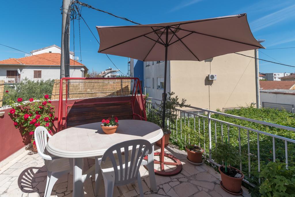 Apartments Mare Trogir Exterior foto